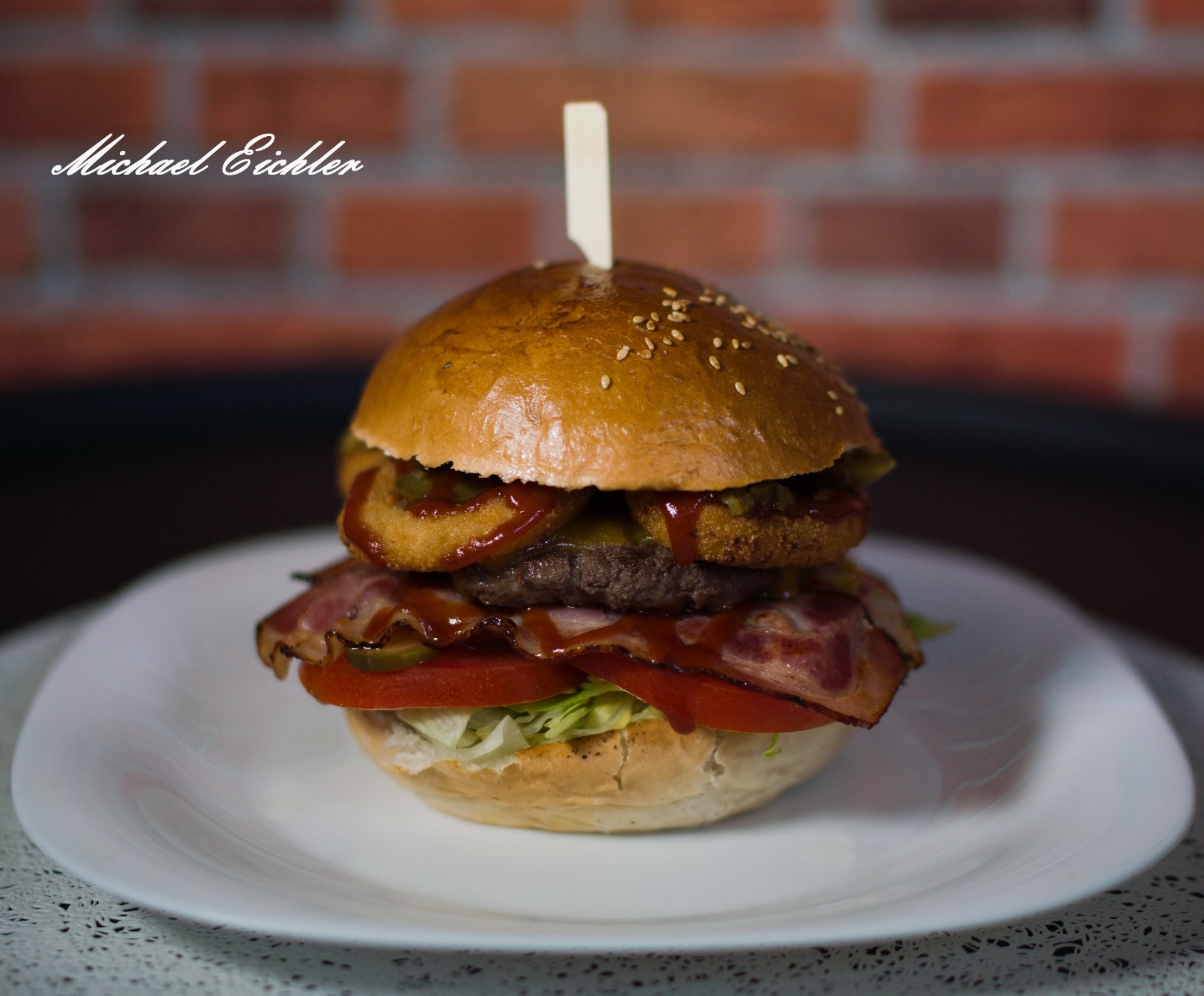 Komplic Burger 165 Kč