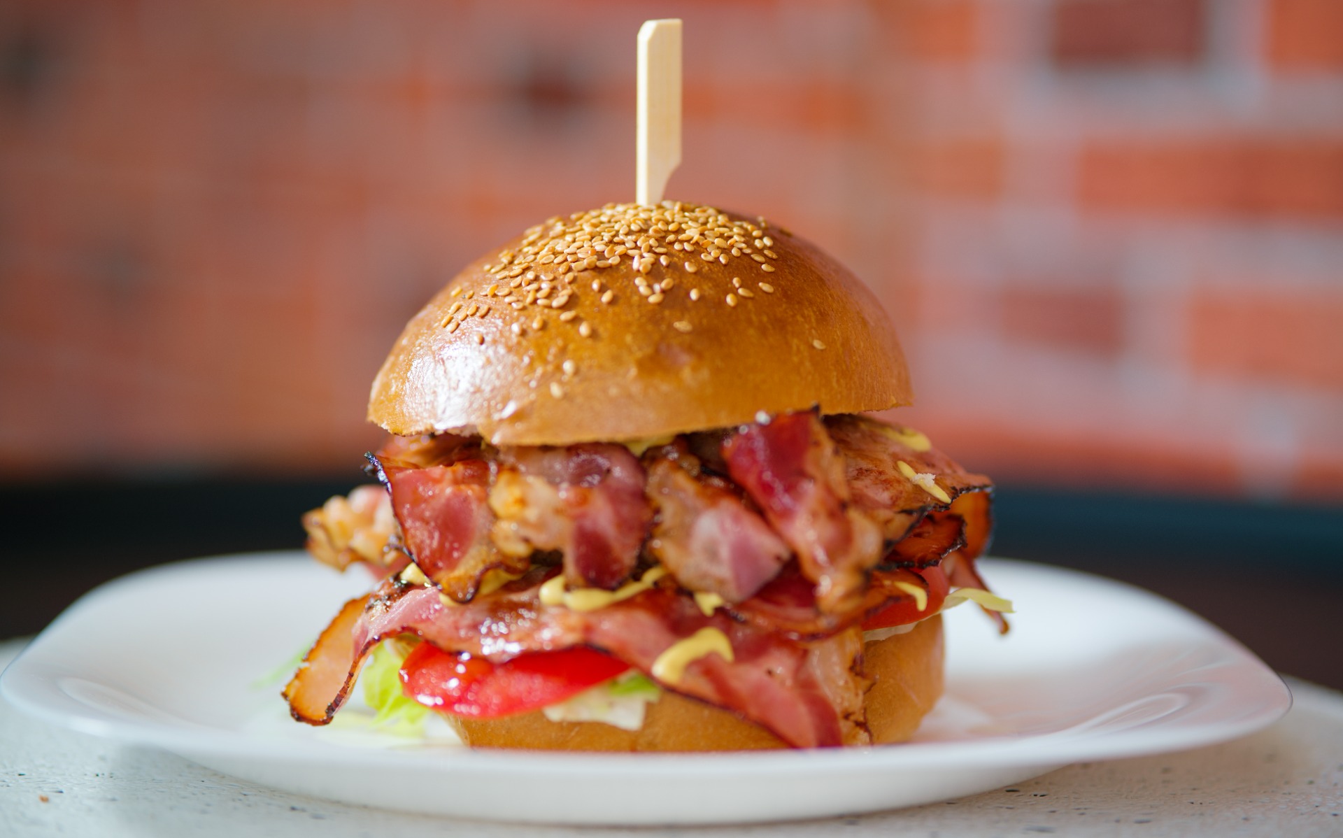 Bacon Burger 155 Kč